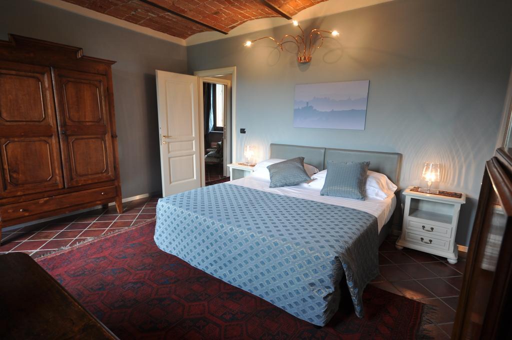 Villa Crissante La Morra Kamer foto